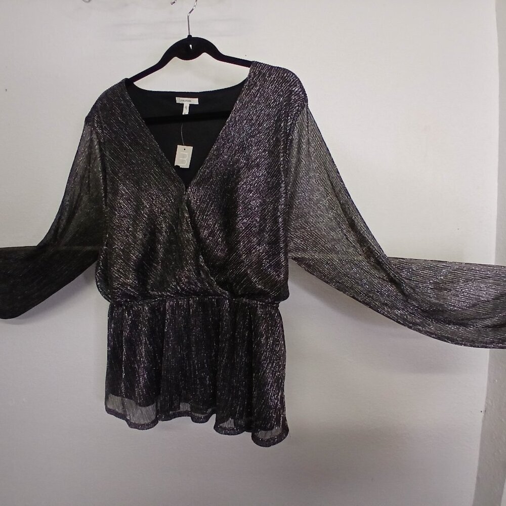 NWT Maurices Black and Gold metallic‎ shimmer wrap Top size XL - Picture 2 of 8